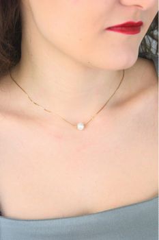 Elegancki złoty naszyjnik 585 z naturalną perłą 8 mm na łańcuszku o splocie kostka, długość 42 cm. Idealny na prezent. Sklep Diament – oryginalne opakowanie i 2-letnia gwarancja (1).jpg