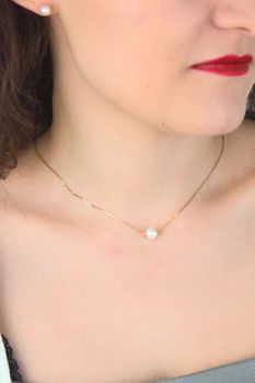 Elegancki złoty naszyjnik 585 z naturalną perłą 8 mm na łańcuszku o splocie kostka, długość 42 cm. Idealny na prezent. Sklep Diament – oryginalne opakowanie i 2-letnia gwarancja (3).jpg