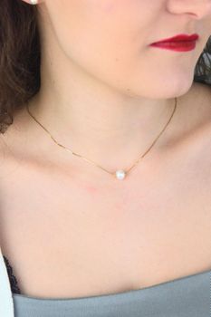 Elegancki złoty naszyjnik 585 z naturalną perłą 8 mm na łańcuszku o splocie kostka, długość 42 cm. Idealny na prezent. Sklep Diament – oryginalne opakowanie i 2-letnia gwarancja (5).jpg