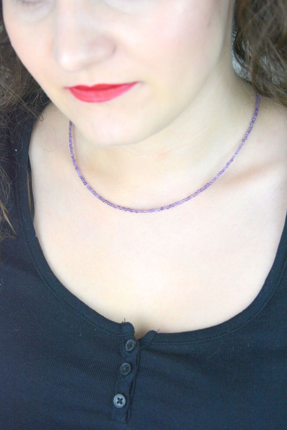 Delikatny naszyjnik damski srebro 925 DIA-NSZ-13108-925 z naturalnym ametystem 2 mm. Długość 40 cm + 3 cm regulacji. Elegancki i lekki dodatek na co dzień i okazje specjalne.1.jpg