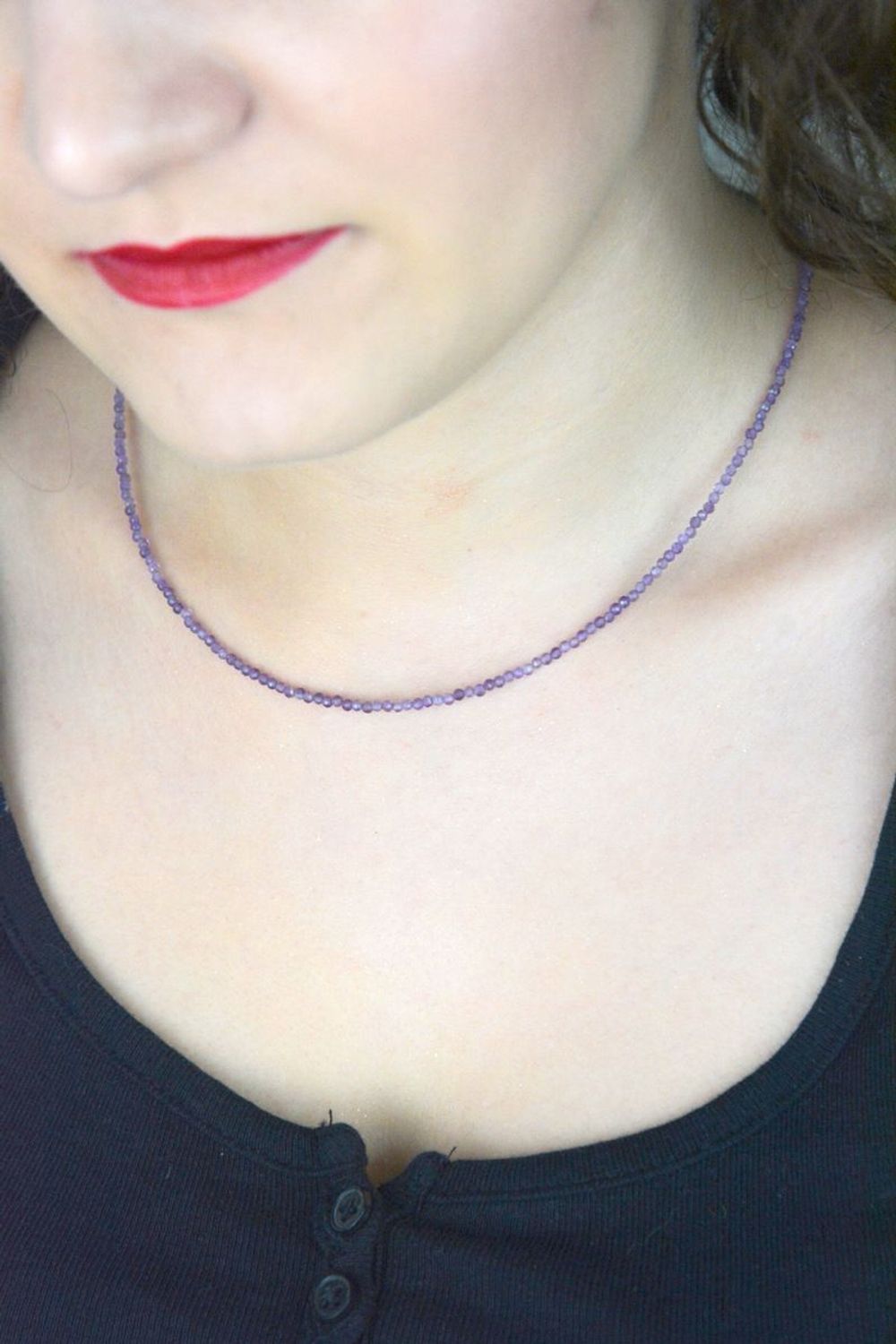 Delikatny naszyjnik damski srebro 925 DIA-NSZ-13108-925 z naturalnym ametystem 2 mm. Długość 40 cm + 3 cm regulacji. Elegancki i lekki dodatek na co dzień i okazje specjalne.1.jpg