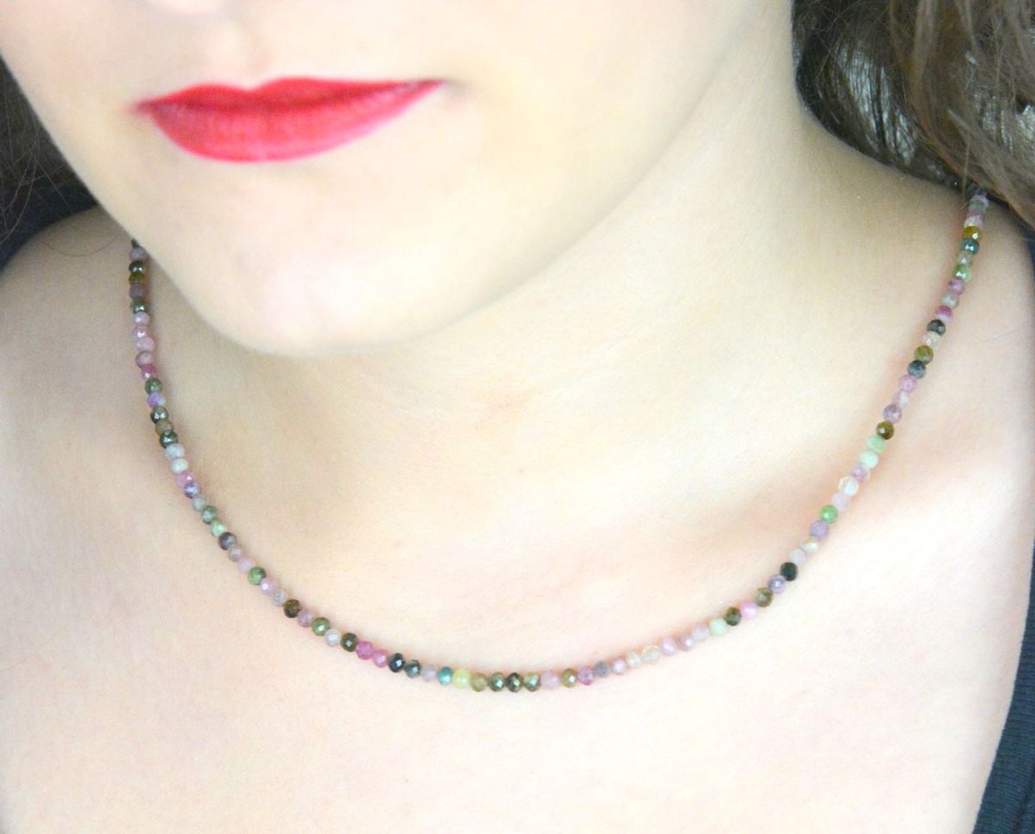 Odkryj wyjątkowy naszyjnik damski ze srebra próby 925 z naturalnymi kamieniami turmalinem i opalem. Długość 42 cm + 3 cm. Idealny prezent – piękno i elegancja w jednym!1.jpg