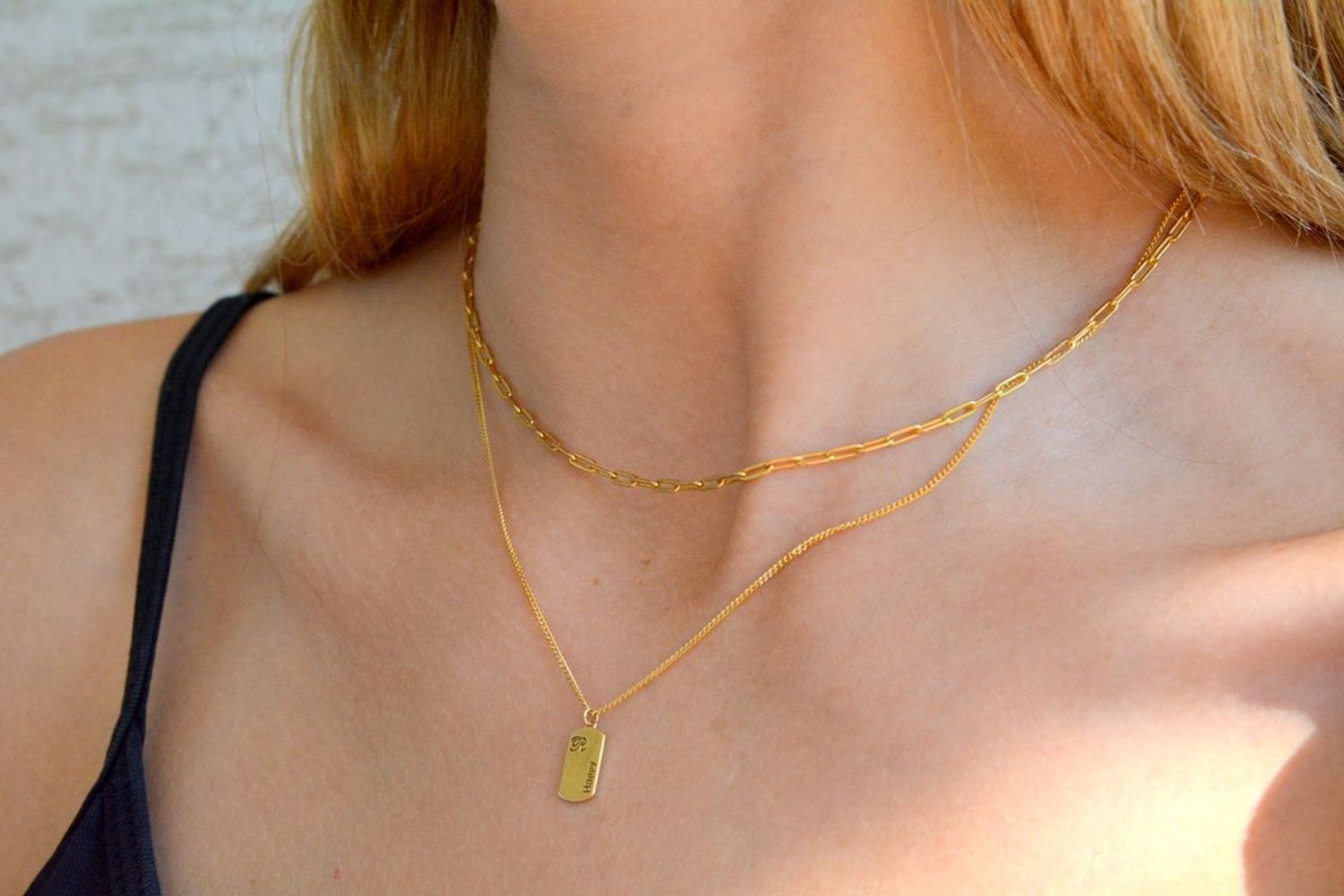 Naszyjnik srebrny pokryty złotem podwójny splot z blaszką DIA-NSZ-1312-925. Naszyjnik wykonany z najwyższej próby srebra w połączeniu z modną zawieszką w kształcie blaszki.Naszyjnik będzie świetnym dodatkiem pasującym do wie.jpg