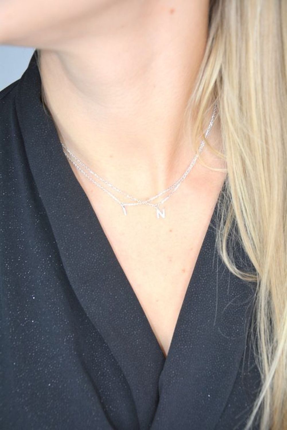 Srebrny naszyjnik z literką N i cyrkoniami. N DIA-NSZ-1318-925.jpg