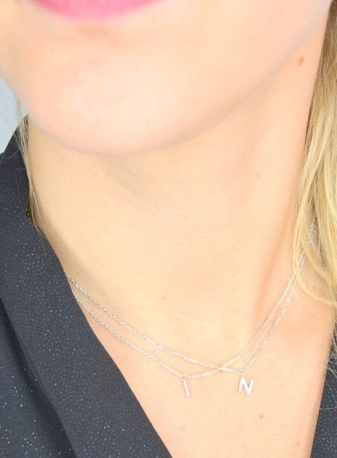 Srebrny naszyjnik z literką N i cyrkoniami. N DIA-NSZ-1318-925.jpg