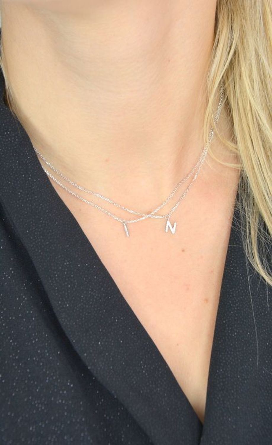 Srebrny naszyjnik z literką N i cyrkoniami. N DIA-NSZ-1318-925.jpg