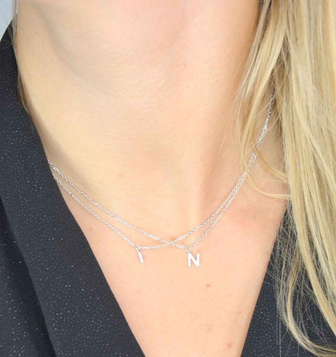 Srebrny naszyjnik z literką N i cyrkoniami. N DIA-NSZ-1318-925.jpg