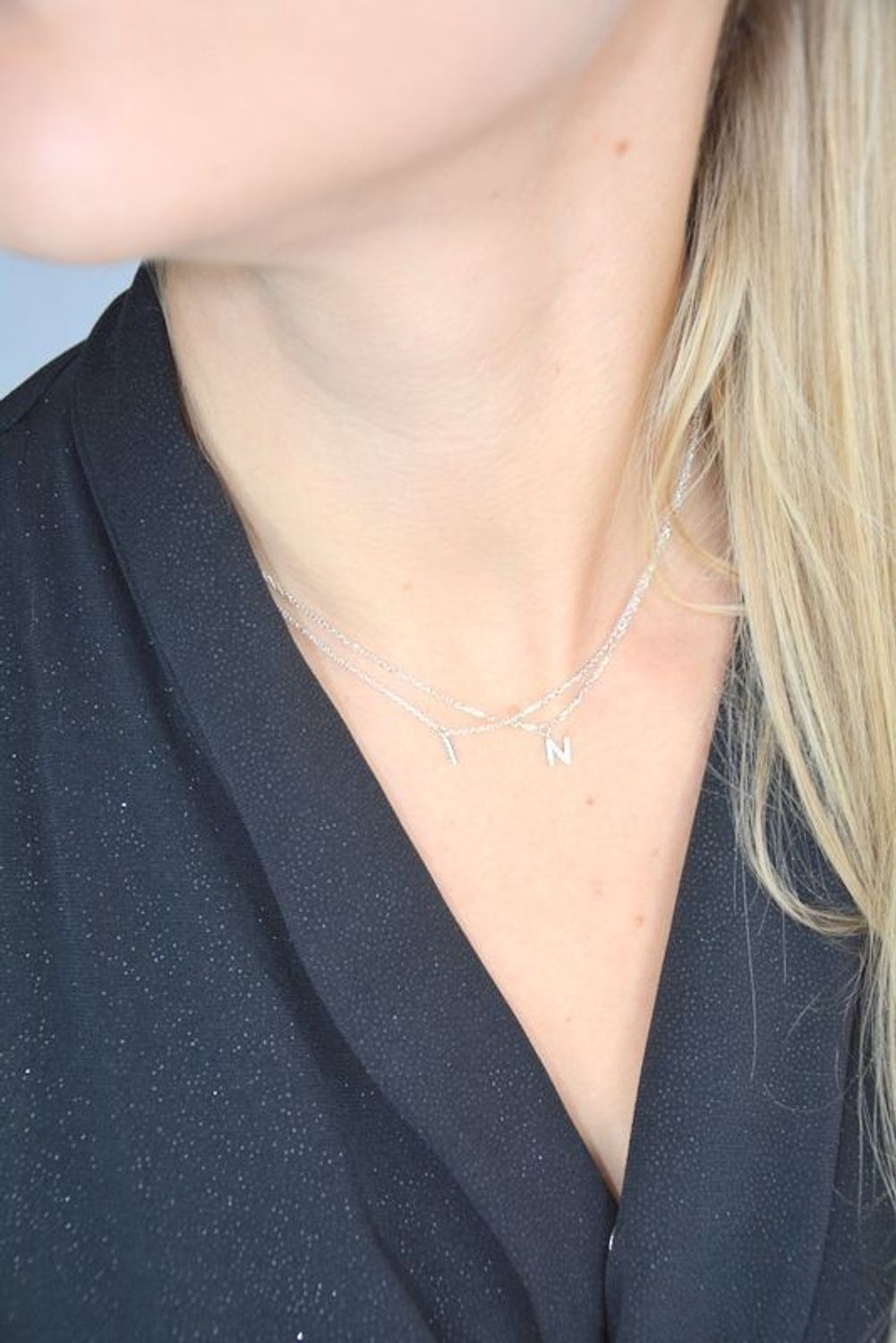 Srebrny naszyjnik z literką N i cyrkoniami. N DIA-NSZ-1318-925.jpg
