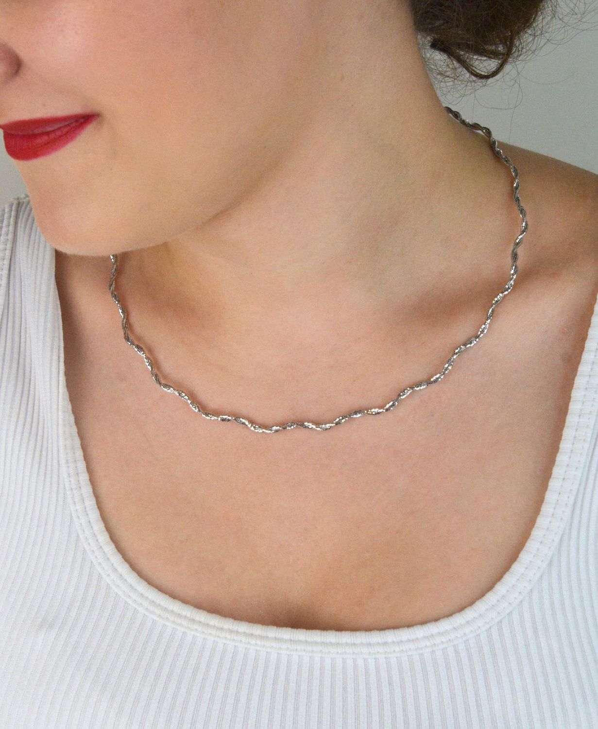 Naszyjnik srebrny damski 925 – model DIA-NSZ-13340-925. Pleciony wzór, długość 45 cm, szerokość 3 mm, waga 8,60 g. Elegancka, klasyczna biżuteria dla kobiet.1.jpg