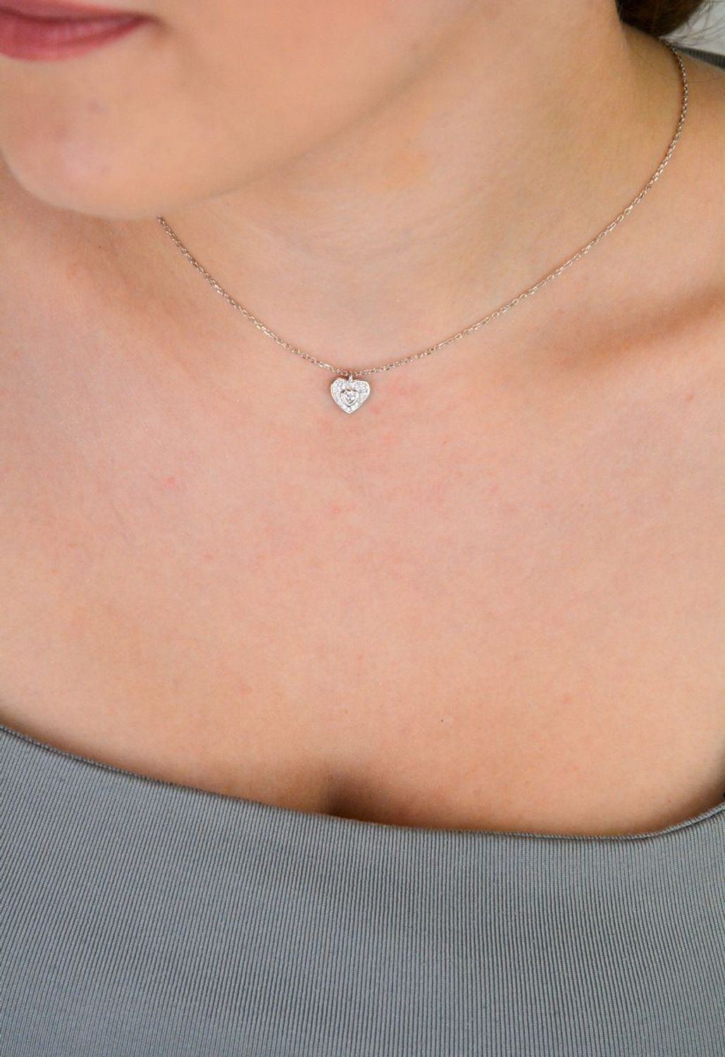 Naszyjnik celebrytka DIA-NSZ-13359-925 ze srebra próby 925, z zawieszką w kształcie serduszka z cyrkonią. Długość 42 + 3 cm, waga 2,10 g. Subtelny, kobiecy dodatek idealny na prezent.1.jpg