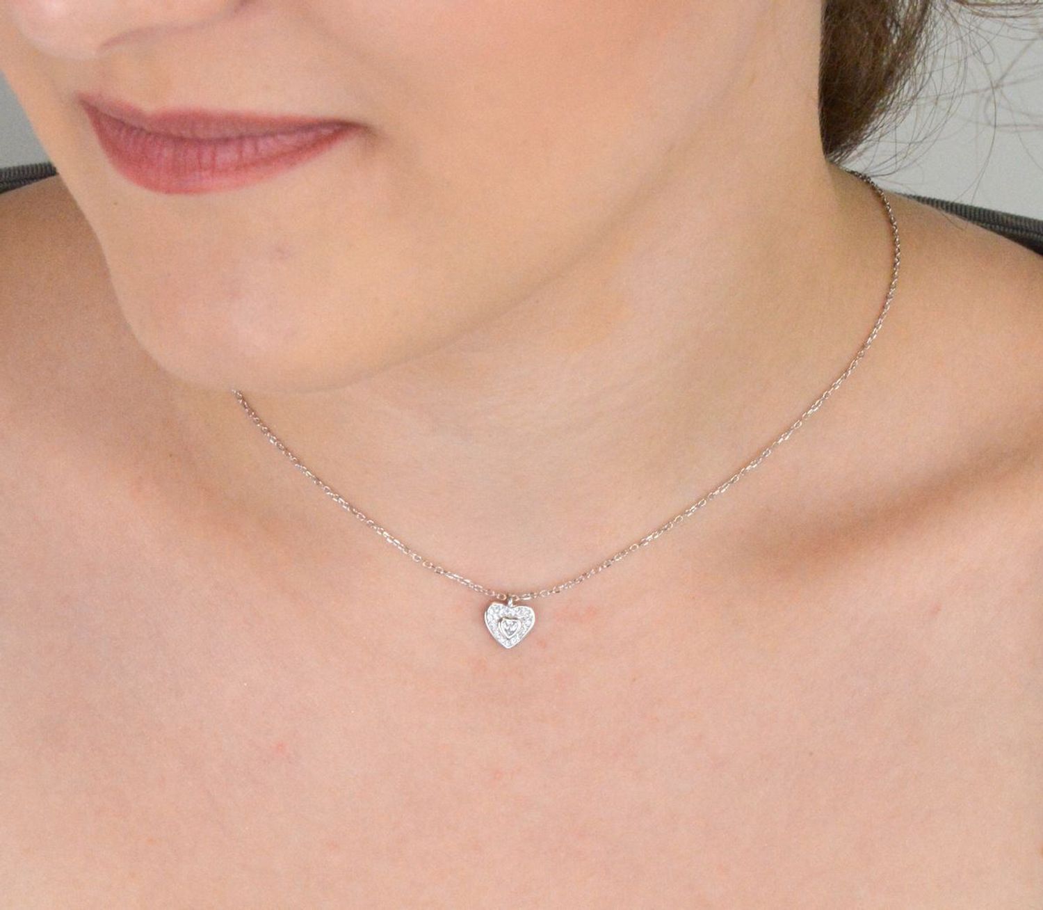 Naszyjnik celebrytka DIA-NSZ-13359-925 ze srebra próby 925, z zawieszką w kształcie serduszka z cyrkonią. Długość 42 + 3 cm, waga 2,10 g. Subtelny, kobiecy dodatek idealny na prezent.1.jpg