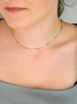 Delikatny srebrny naszyjnik DIA-NSZ-13361-925 z gładkimi kuleczkami, próba 925, długość 40 cm, waga 2,70 g. Klasyczny, minimalistyczny styl z wygodnym zapięciem na karabińczyk (1).JPG