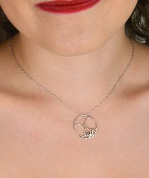 Subtelny naszyjnik celebrytka z wiszącym kółeczkiem ze srebra próby 925. Minimalistyczna biżuteria na co dzień i na prezent. Model DIA-NSZ-13495-925 – zobacz więcej! (4).JPG