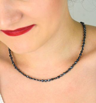 Naszyjnik damski ze srebra próby 925 z naturalnym spinelem cejlońskim. Długość 45+2 cm, kamień 4 mm, waga 8,30 g. Zapięcie na karabińczyk (4).JPG