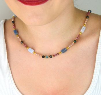 Naszyjnik damski ze srebra próby 925 z naturalnym kyanitem, chalcedonem i kamieniem słonecznym. Długość 45+2 cm, masa 16,20 g. Elegancja i styl w wyjątkowej formie (1).JPG