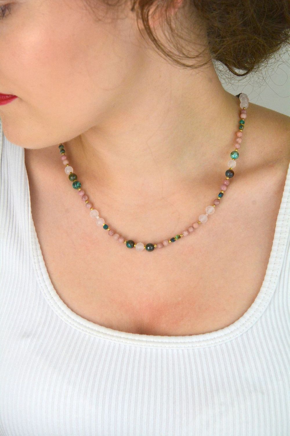 Naszyjnik damski srebrny z chryzokolą, rodonitem i kwarcem różowym – kamienie naturalne  DIA-NSZ-13536-925.jpg