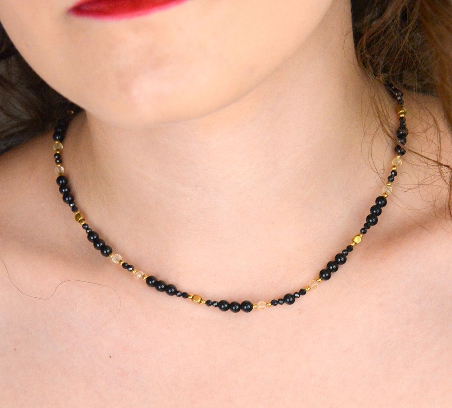 Naszyjnik damski srebrny próby 925 z kamieniami naturalnymi turmalin, cytryn i agat. Długość 60 cm, waga 8,3 g, zapięcie regulowane sznureczkiem.1.jpg