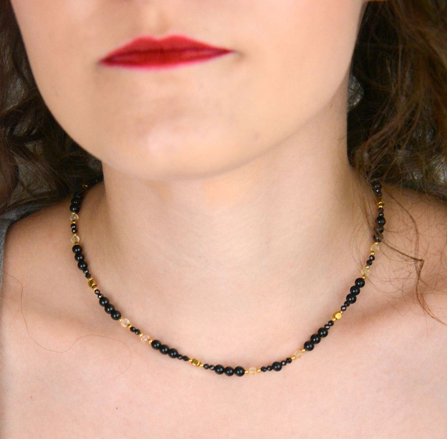 Naszyjnik damski srebrny próby 925 z kamieniami naturalnymi turmalin, cytryn i agat. Długość 60 cm, waga 8,3 g, zapięcie regulowane sznureczkiem.1.jpg