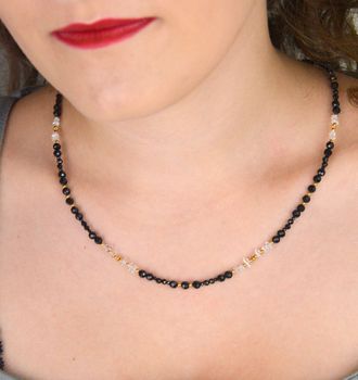 Naszyjnik damski ze srebra próby 925 z naturalnymi kamieniami diamentem Herkimer, spinelem i turmalinem. Długość 45 + 2 cm, zapięcie na karabińczyk. Elegancka biżuteria z kamieniami szlachetnymi – idealna na pr (5).JPG