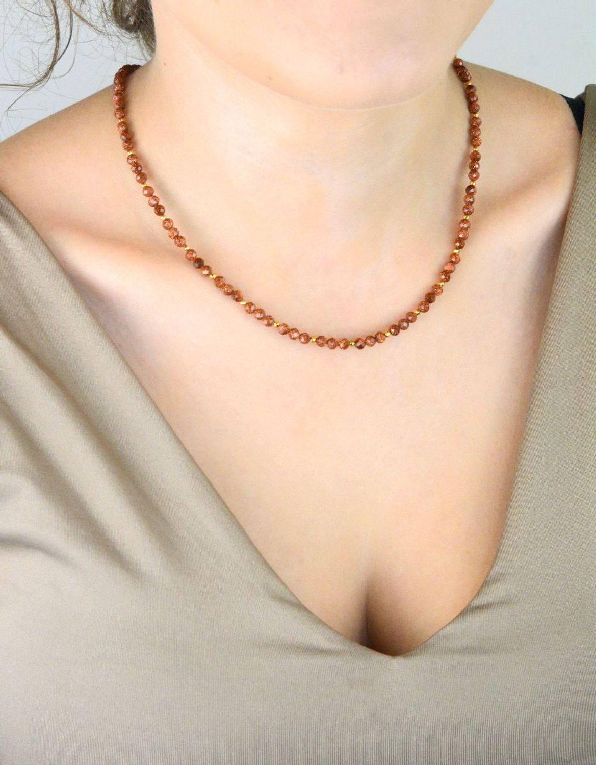 Naszyjnik srebrny 925 pozłacany z naturalnym piaskiem pustyni. Waga 8,90 g, długość 45+3 cm, kamienie 3 mm, zapięcie karabińczyk. Subtelna elegancja.1.jpg