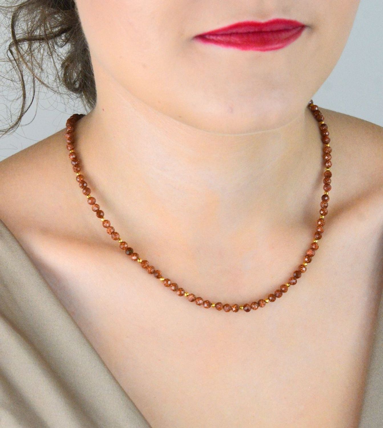 Naszyjnik srebrny 925 pozłacany z naturalnym piaskiem pustyni. Waga 8,90 g, długość 45+3 cm, kamienie 3 mm, zapięcie karabińczyk. Subtelna elegancja.1.jpg