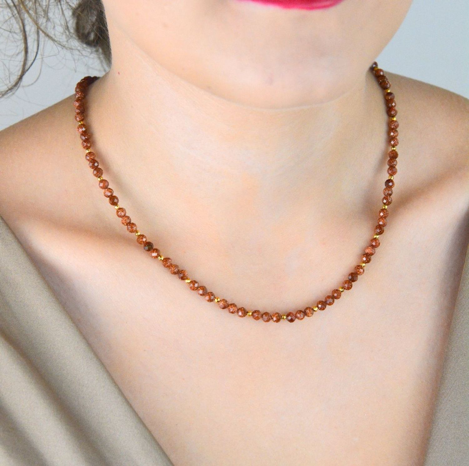 Naszyjnik srebrny 925 pozłacany z naturalnym piaskiem pustyni. Waga 8,90 g, długość 45+3 cm, kamienie 3 mm, zapięcie karabińczyk. Subtelna elegancja.1.jpg