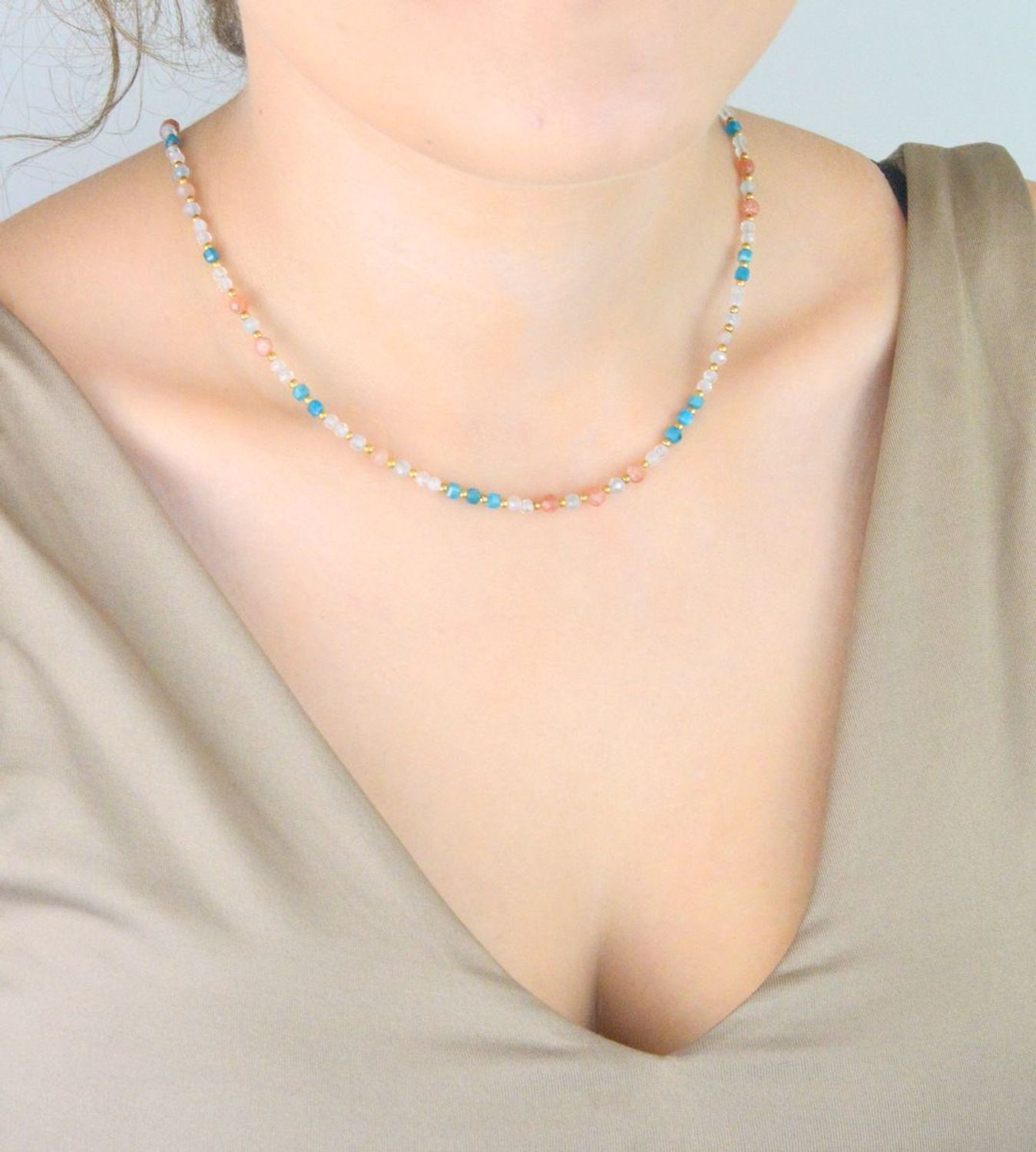 Ręcznie robiony naszyjnik pozłacany srebro 925 z naturalnymi kamieniami topaz, apatyt, akwamaryn. Długość 43+2 cm, zapięcie karabińczyk.1.jpg