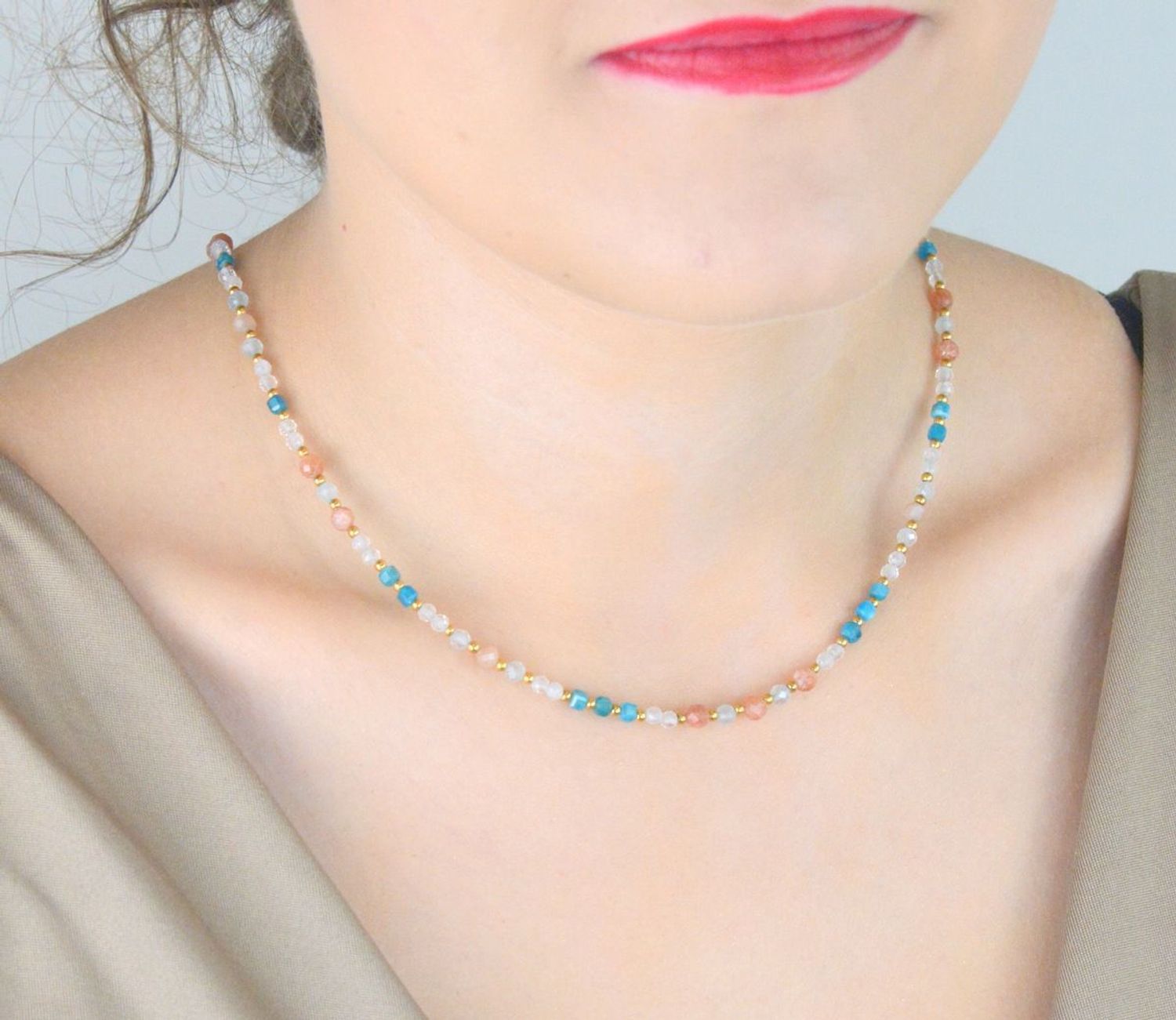 Ręcznie robiony naszyjnik pozłacany srebro 925 z naturalnymi kamieniami topaz, apatyt, akwamaryn. Długość 43+2 cm, zapięcie karabińczyk.1.jpg