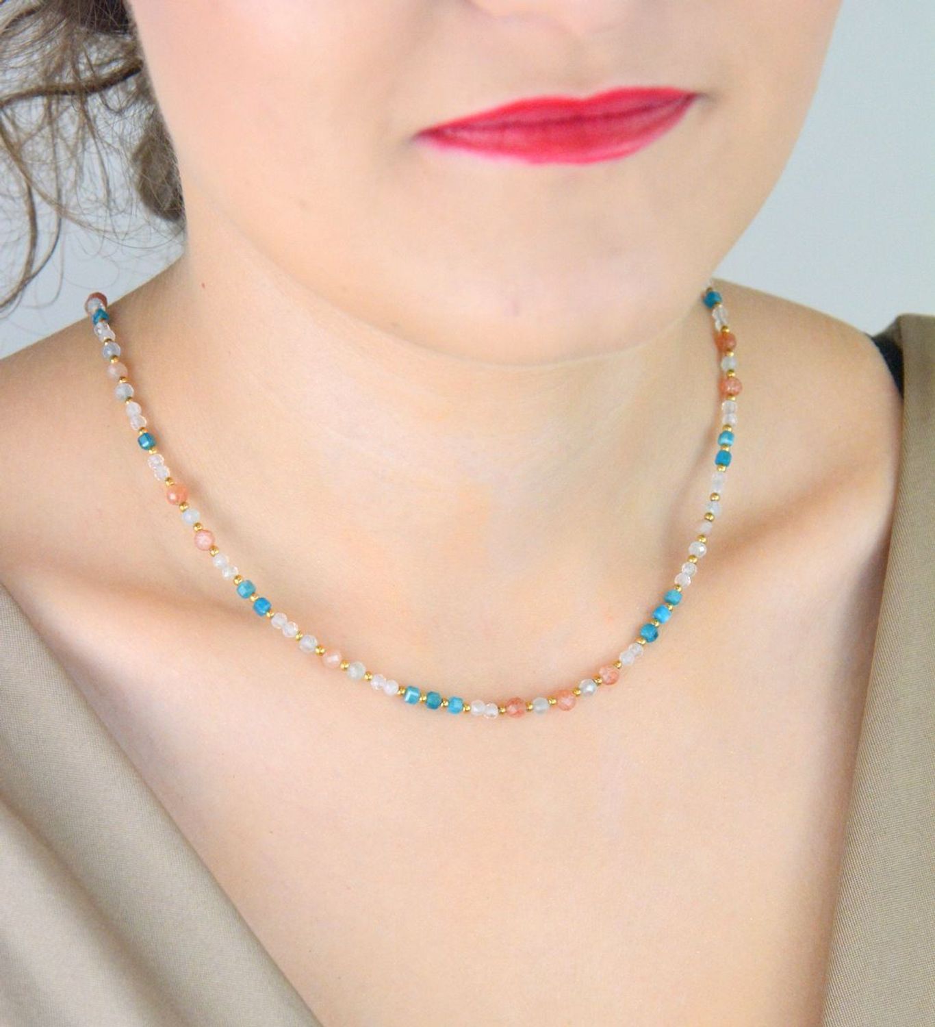 Ręcznie robiony naszyjnik pozłacany srebro 925 z naturalnymi kamieniami topaz, apatyt, akwamaryn. Długość 43+2 cm, zapięcie karabińczyk.1.jpg