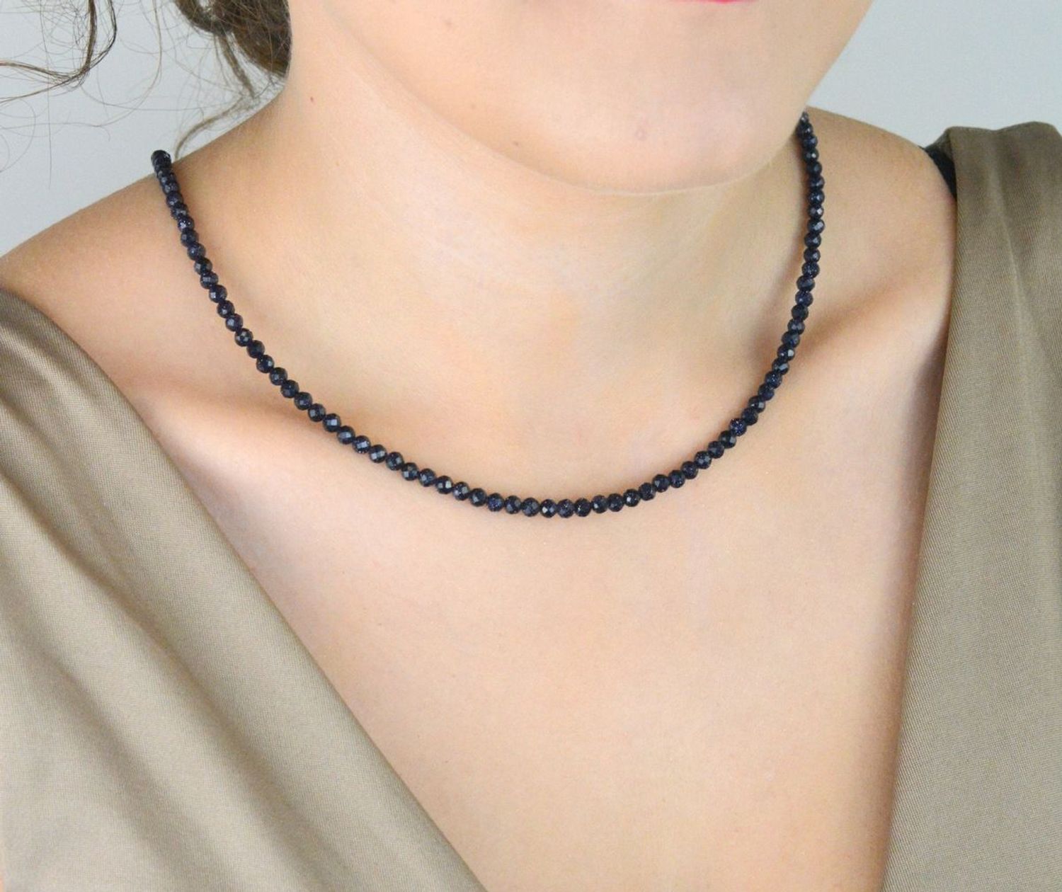 Naszyjnik srebrny 925 z naturalnym kamieniem noc kairu. Długość 43+2 cm, waga 9,15 g, zapięcie karabińczyk. Blask nocy w eleganckim wydaniu.1.jpg