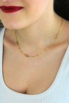 Złoty Naszyjnik Damski 585 – Delikatna Celebrytka 45 cm z Ognikami i Kuleczkami (3).jpg