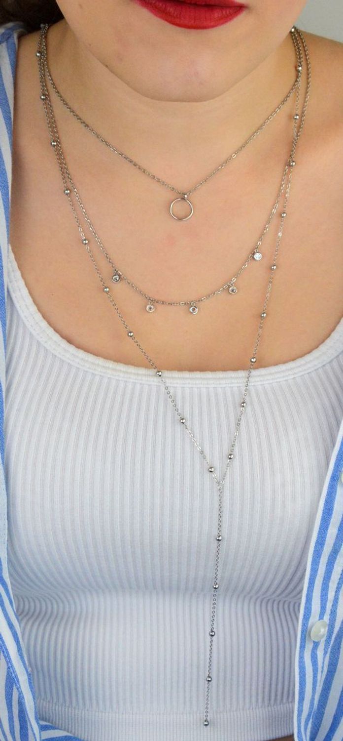 Elegancki naszyjnik damski srebrny próby 925, model DIA-NSZ-13672-925. Potrójne łańcuszki zdobione kuleczkami, długości 40 cm, 45 cm i 60 cm, zapięcie na karabińczyk.1.jpg