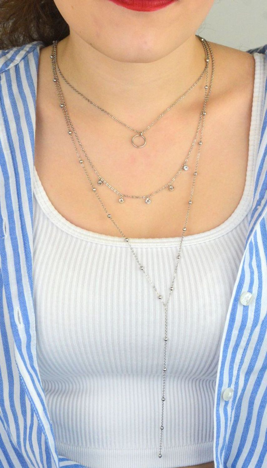 Elegancki naszyjnik damski srebrny próby 925, model DIA-NSZ-13672-925. Potrójne łańcuszki zdobione kuleczkami, długości 40 cm, 45 cm i 60 cm, zapięcie na karabińczyk.1.jpg