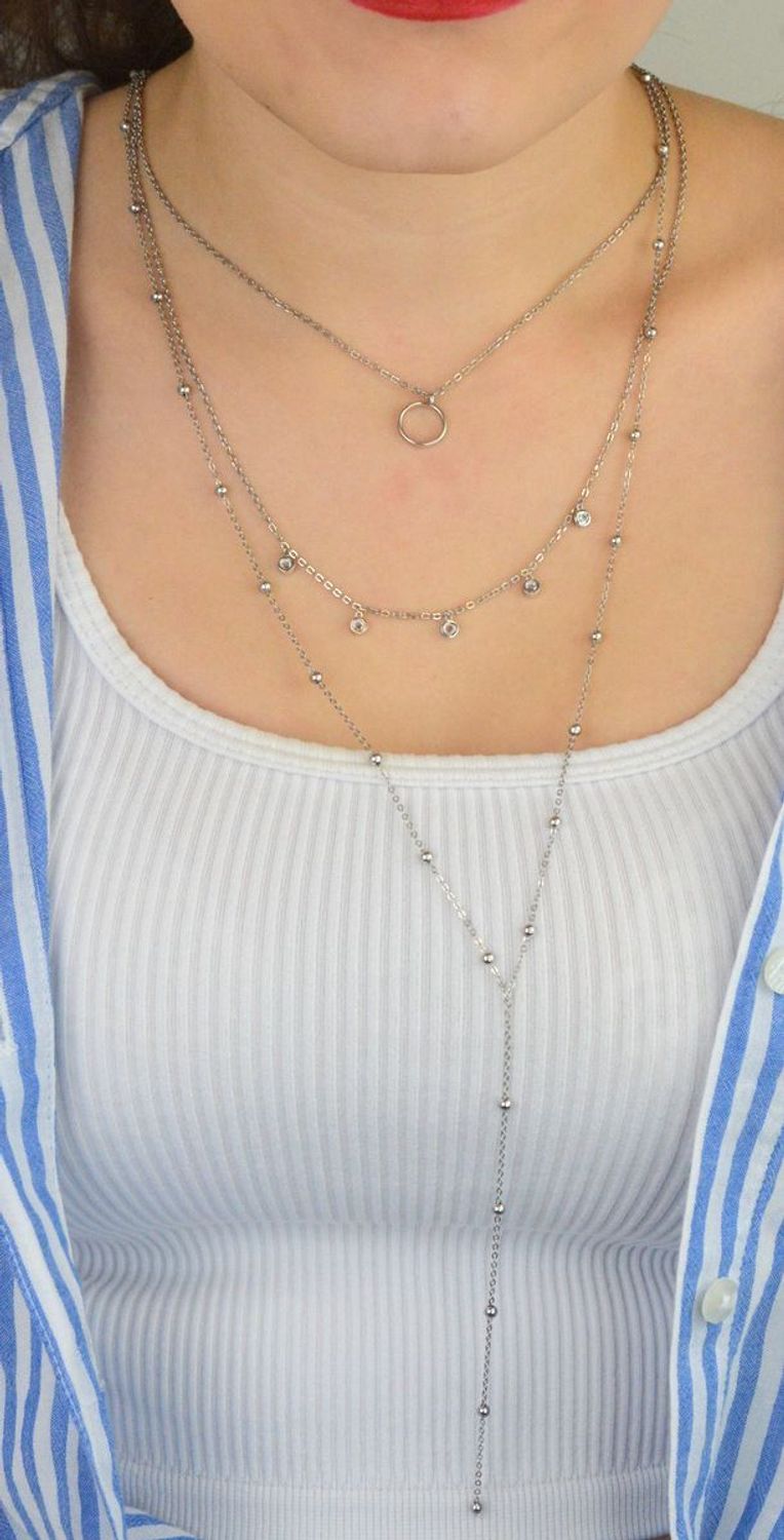Elegancki naszyjnik damski srebrny próby 925, model DIA-NSZ-13672-925. Potrójne łańcuszki zdobione kuleczkami, długości 40 cm, 45 cm i 60 cm, zapięcie na karabińczyk.1.jpg