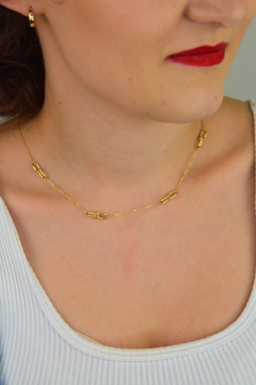 Elegancki złoty naszyjnik damski próby 585 w stylu ankier, zdobiony elementami Cartierr. Długość 42 cm + 3 cm, waga 3,00 g, zapięcie na karabińczyk. Idealny do codziennych1.jpg