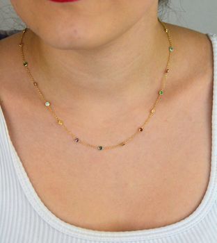 Odkryj złoty naszyjnik damski próby 585 ozdobiony kolorowymi cyrkoniami. Model DIA-NSZ-13793-585, długość 38 + 3 cm, waga 2,71 g, zapięcie na karabińczyk. Stylowa biżuteria idealna na prezent (4).JPG