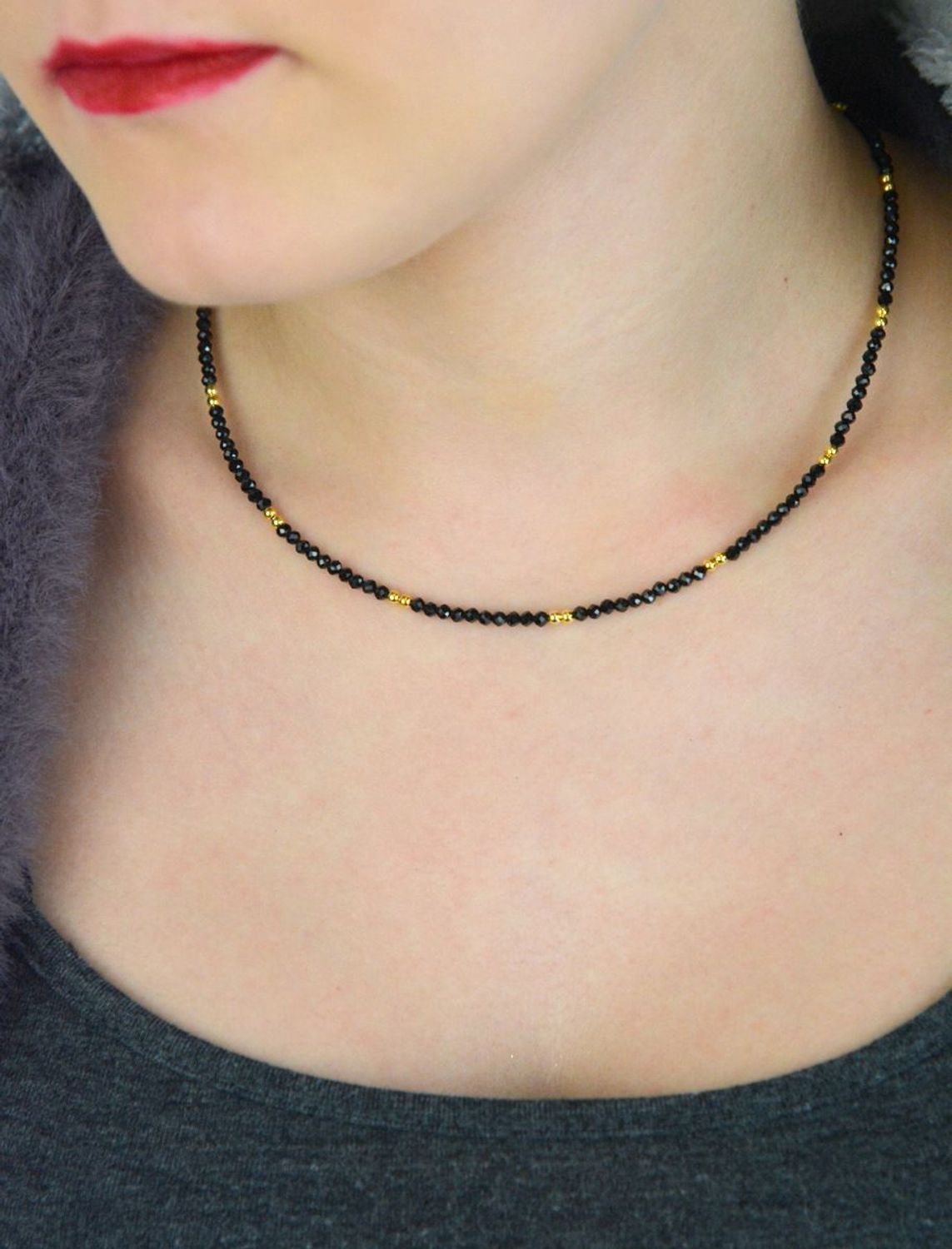 Elegancki naszyjnik srebrny 925, pozłacany, z turmalinami. Długość 42+6 cm, waga 6,22 g. Idealny prezent i subtelny dodatek do stylizacji.1.jpg