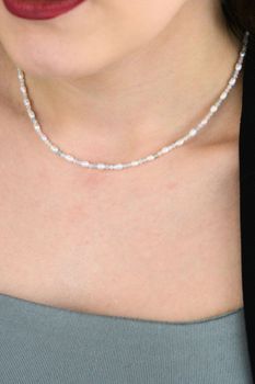Naszyjnik z morganitem i perłą hodowlaną – elegancka biżuteria damska (1).jpg