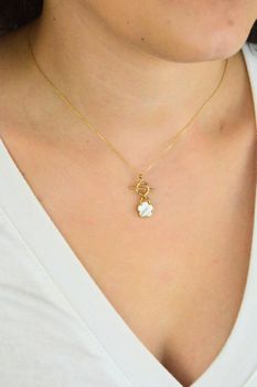 Złoty naszyjnik celebrytka 585 kwiatek z masą perłową 42+3 cm styl Tiffany (3).jpg