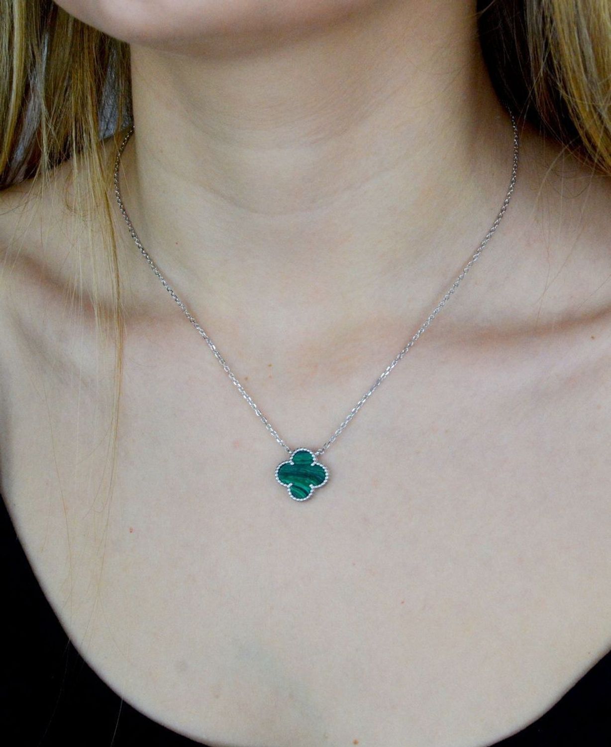 Srebrny naszyjnik damski koniczynka z malachitem DIA-NSZ-2296-925. Bizuteria Van Cleef. Orygianlna koniczynka. Srebro a'la Van Cleef. Naszyjnik z koniczynką na szczęście. Na prezent..jpg