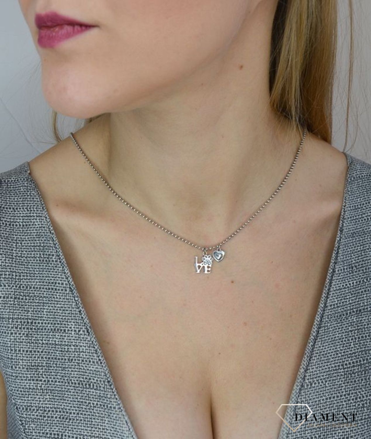 Naszyjnik srebrny 'LOVE' psia łapka Naszyjnik LOVE.jpg