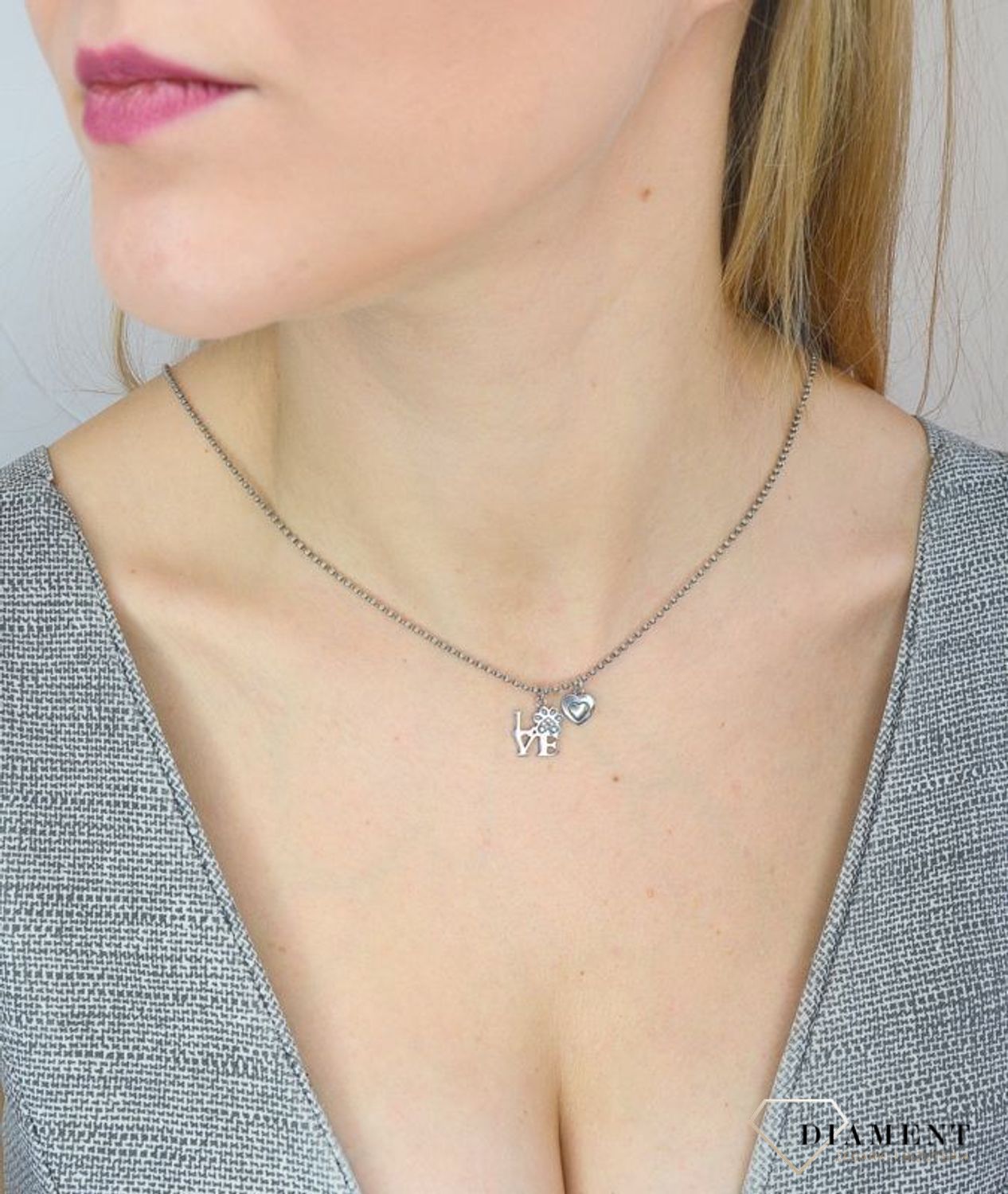 Naszyjnik srebrny 'LOVE' psia łapka Naszyjnik LOVE.jpg