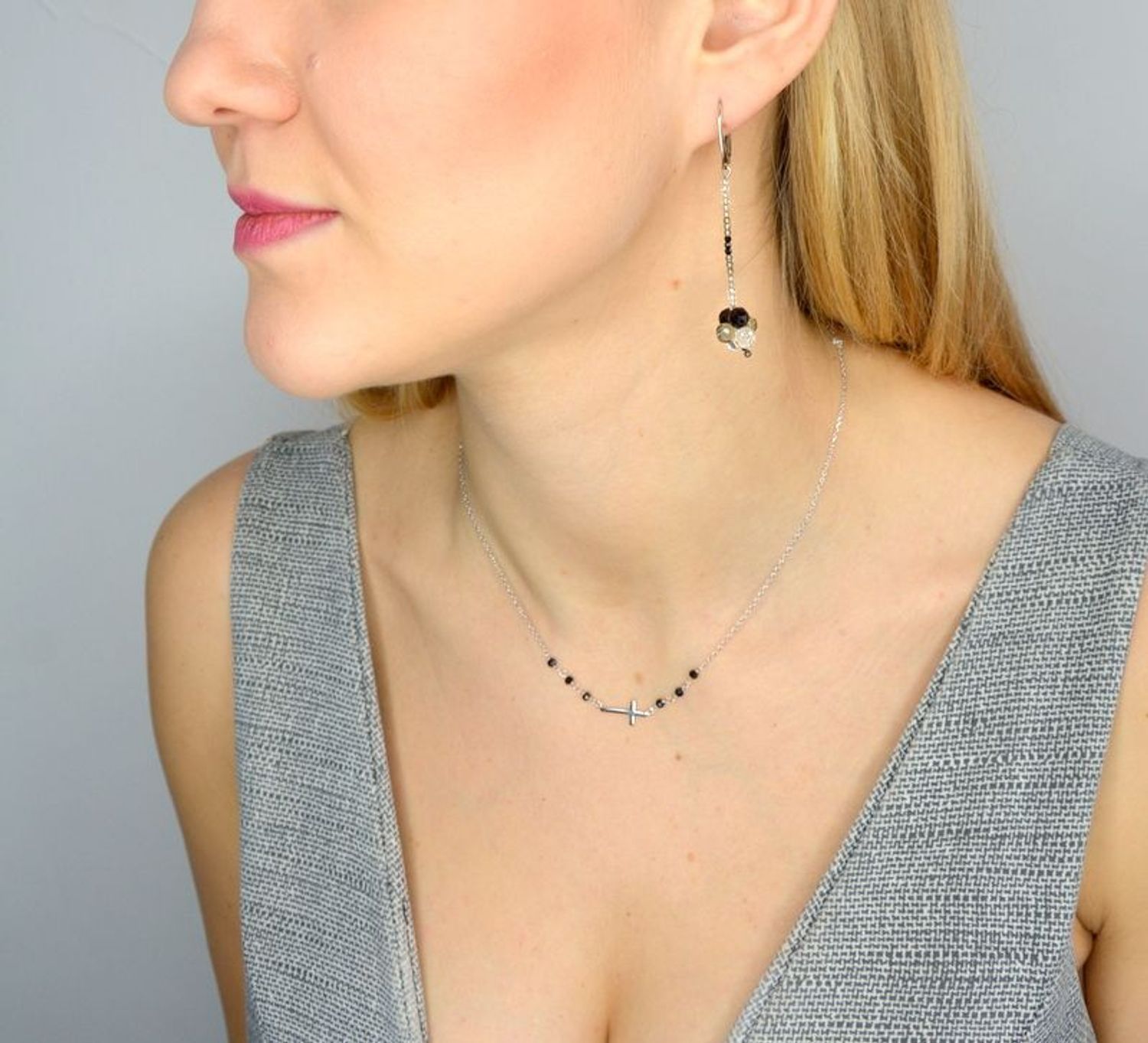 Srebrny naszyjnik subtelny krzyżyk 925.jpg