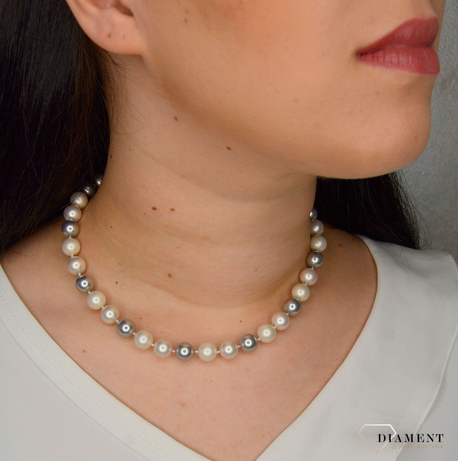 Naszyjnik z perłopławami w kolorze białym i szarym DIA-NSZ-2372-925.jpg
