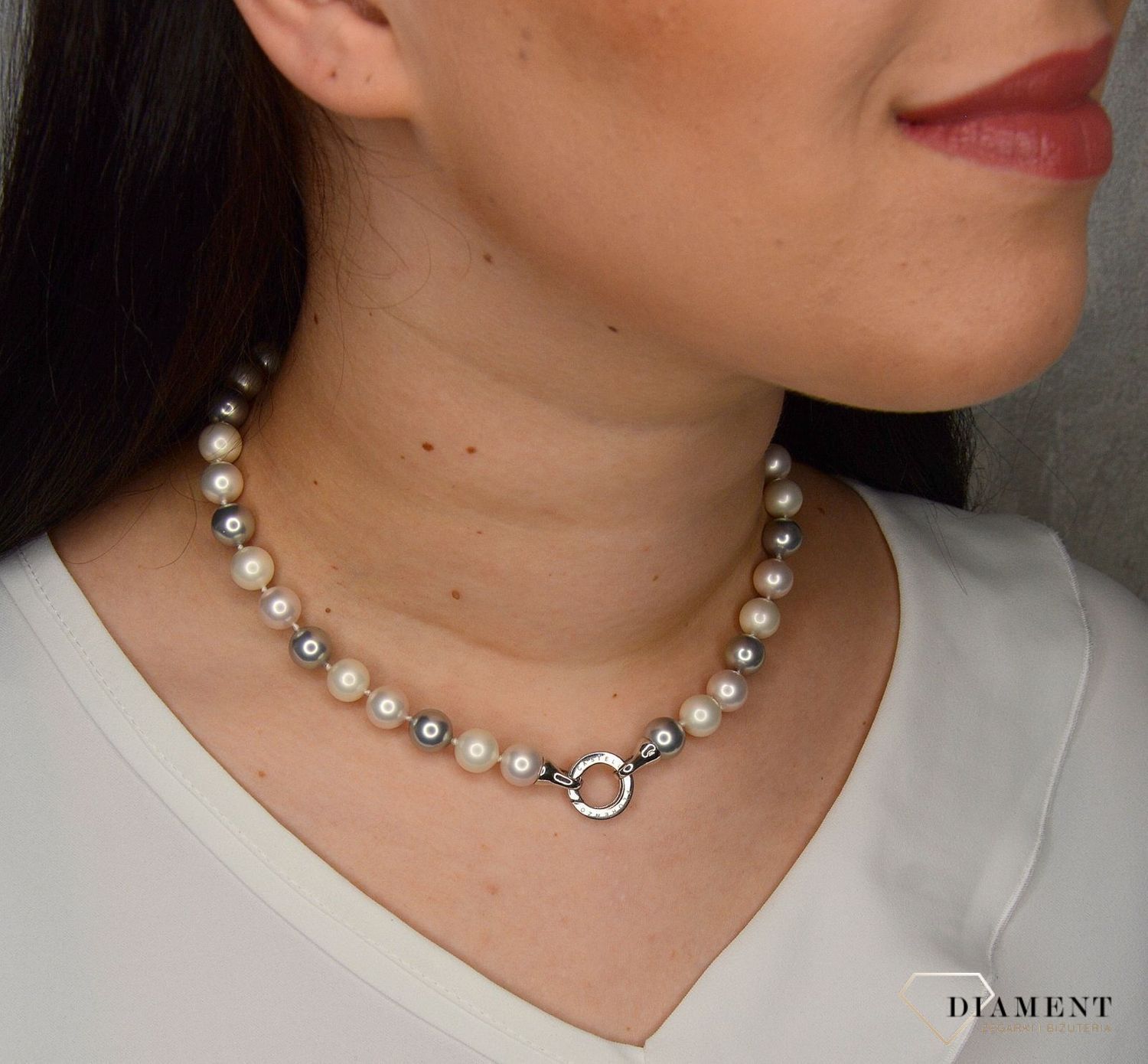 Naszyjnik z perłopławami w kolorze białym i szarym DIA-NSZ-2372-925.jpg