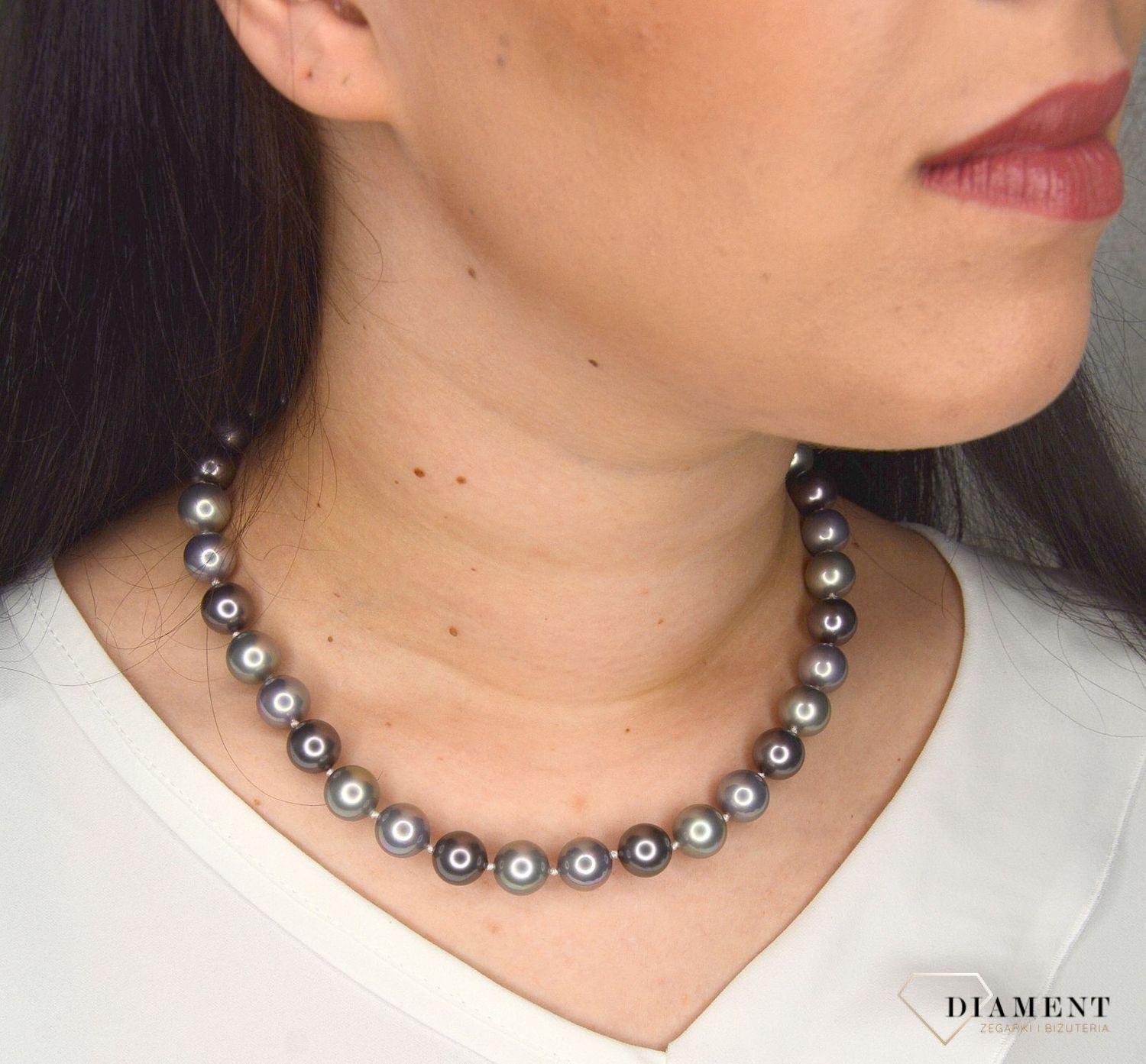 Naszyjnik z perłopławami w szarej, ciemnej kolorystyce DIA-NSZ-2378-925.jpg