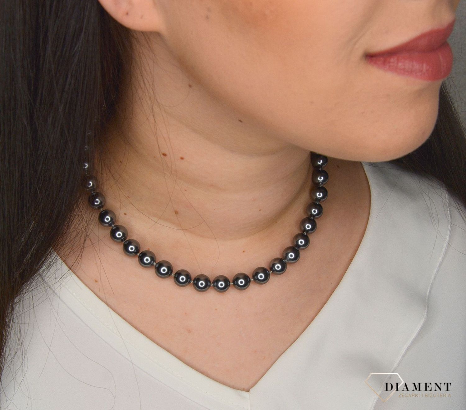 Naszyjnik z perłopławami w kolorze ciemno szarego DIA-NSZ-2380-925.jpg