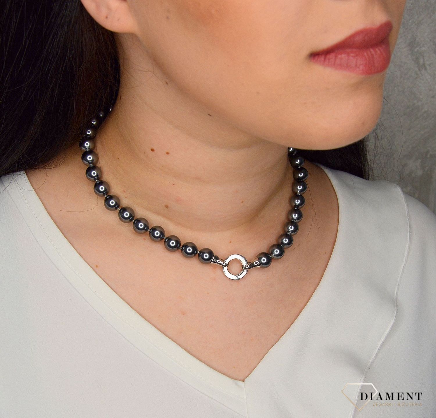Naszyjnik z perłopławami w kolorze ciemno szarego DIA-NSZ-2380-925.jpg