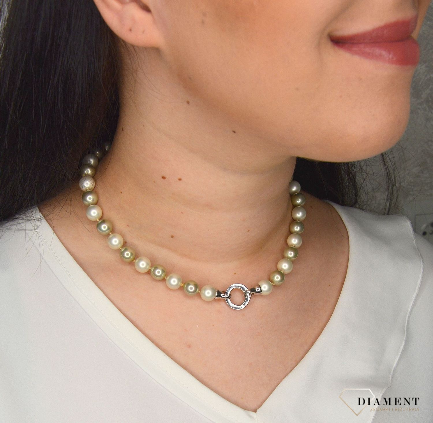 Naszyjnik z perłopławami w kolorze białym oraz jasno zielonym DIA-NSZ-2384-925.jpg