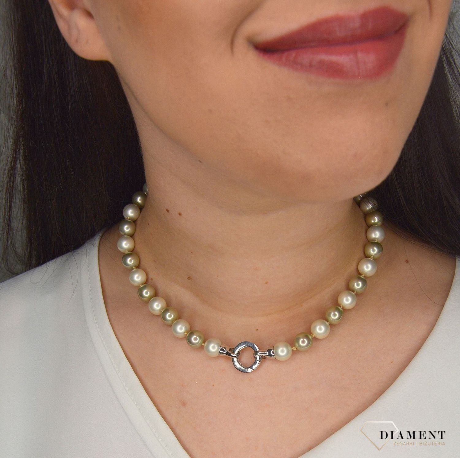 Naszyjnik z perłopławami w kolorze białym oraz jasno zielonym DIA-NSZ-2384-925.jpg